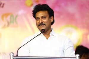 தலைவர் காமராஜர் பெயரில் உள்ள இந்த பள்ளியில் பயின்று சிறந்த மாணவர்களாக நீங்கள் அனைவரும் வளர வேண்டும் என்று வாழ்த்துரை வழங்கினார்.