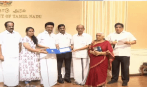 2021 ஆம் ஆண்டு ஆண்டிற்கான தமிழ் செம்மல் விருதுகளை 38 தமிழர்களுக்கும், சிறந்த மொழி பெயர்ப்பாளர் விருது 10  நபர்களுக்கும் தமிழக முதலமைச்சர் மு.க.ஸ்டாலின் சென்னை தலைமைச் செயலகத்தில் நடைபெற்ற நிகழ்ச்சியில் வழங்கினார்.