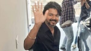 நடிகர் விஜய், இரண்டு முறை விஜய் மக்கள் இயக்க நிர்வாகிகளை சந்தித்து பேசி உள்ளார். இந்த சந்திப்பில் விஜய் மக்கள் இயக்க நிர்வாகிகள், ரசிகர்கள் கலந்து கொண்டு விஜய்யுடன் புகைப்படம் எடுத்துக் கொண்டனர்.