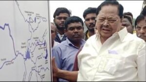 பூண்டி நீர் தேக்கத்தில் இருந்து வினாடிக்கு 10 ஆயிரம் கன அடி உபரி நீர் திறக்கப்பட்டது.