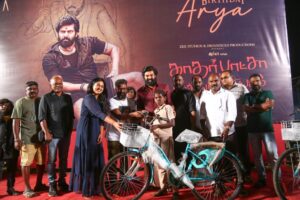 ஜீ ஸ்டூடியோஸ் மற்றும் ட்ரம்ஸ்டிக்ஸ் புரடக்சன்ஸ் தயாரிப்பில், இயக்குநர் முத்தையா இயக்கத்தில், நடிகர் ஆர்யா நடிப்பில் கிராமத்து கதையாக உருவாகும் புதிய திரைப்படம் “காதர் பாட்சா என்ற முத்துராமலிங்கம்” இப்படத்தின் படப்பிடிப்பு தற்போது கோவில்பட்டி பகுதிகளில் நடைபெற்று வருகிறது.