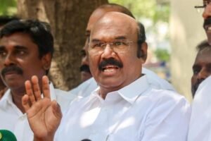 செய்தியாளர்களிடம் பேசிய முன்னாள் அமைச்சர் ஜெயகுமார், 18 மாதங்களில் திமுக ஆட்சியில், சொத்து வரி உயர்வு, மின் கட்டணம், பால் விலை போன்றவற்றை திமுக அரசு உயர்த்தியுள்ளது. சட்டம் ஒழுங்கு சீர் கெட்டதால் மக்கள் வாழ வழியில்லாத நிலை ஏற்பட்டுள்ளது.