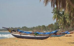 கடல் சீற்றத்தால் 5,000 மீனவர்கள் மூன்றாவது நாளாக கடலுக்கு மீன்பிடிக்க செல்லவில்லை