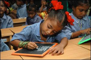 பெண் குழந்தைகளின் கல்வி இடையில் நிறுத்தம் குறைவு - மத்திய கல்வி அமைச்சகம்