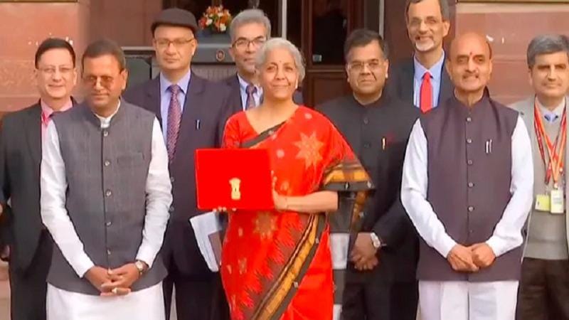 நிதியமைச்சர் நிர்மலா சீதாராமன்